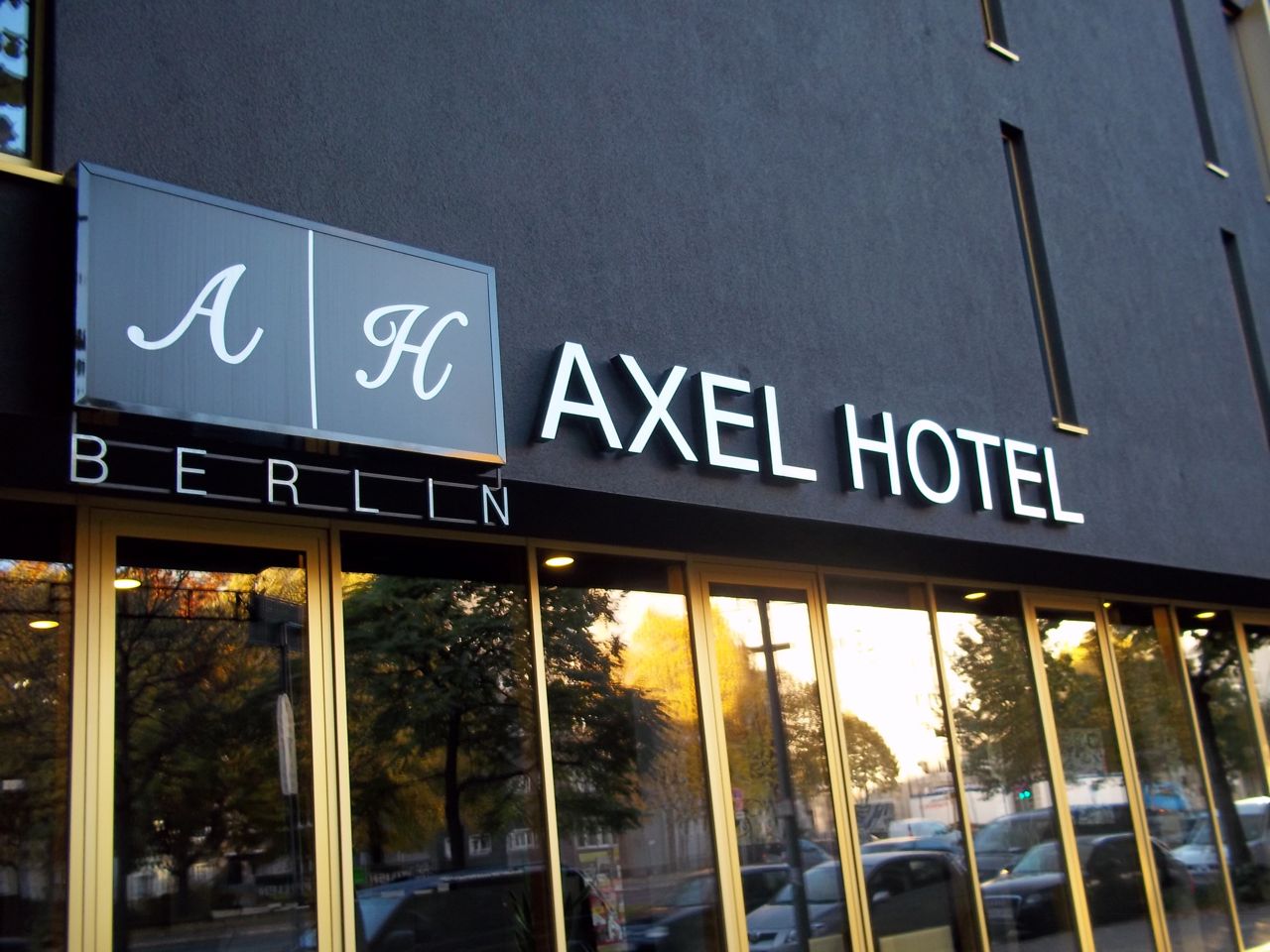 د همجنسبازانو مشهور تاریخي سایټ کراس ورډ