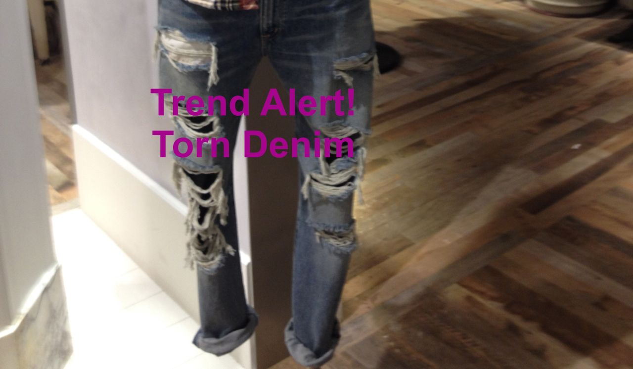 You are currently viewing <!--:en-->Ripped and Torn Denim for that Grunge appeal<!--:-->