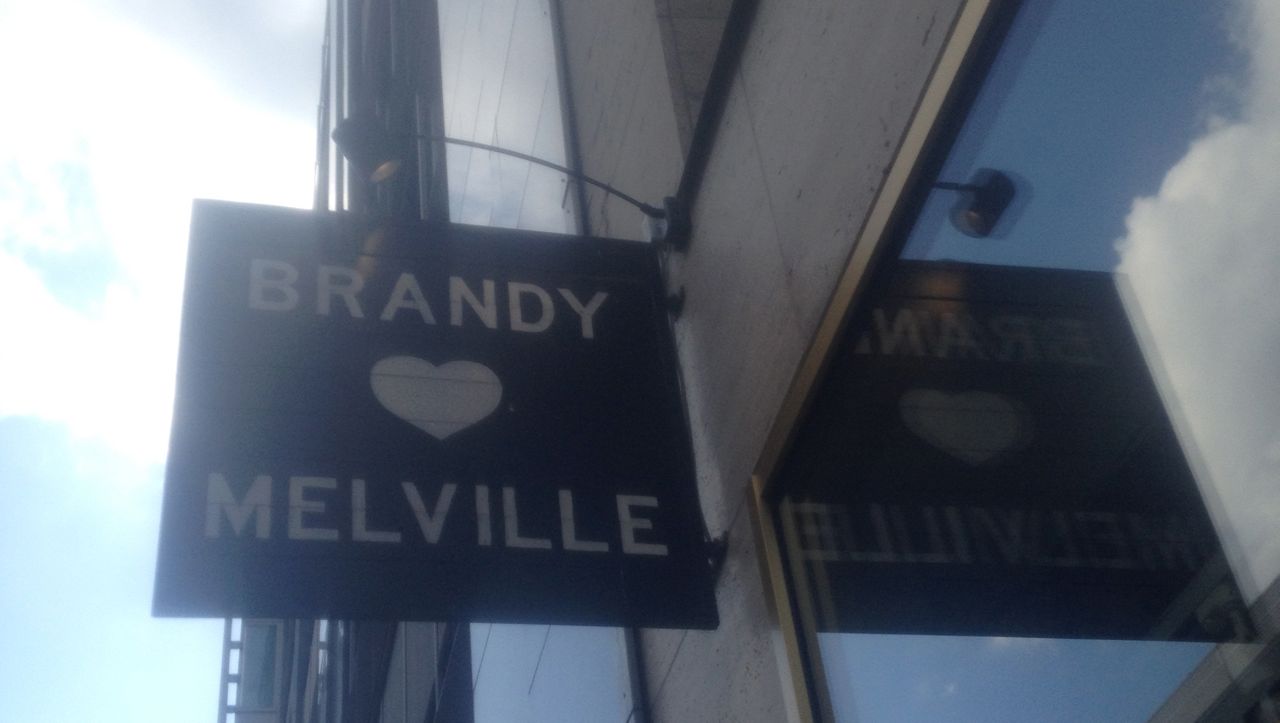 <!--:en-->Savvy Young Fashion @ Brandy Melville<!--:-->